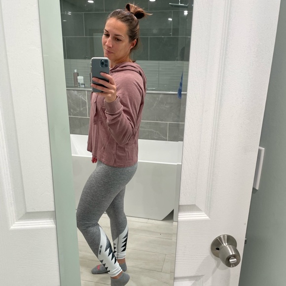 Mono B - NWT Mineral Wash Jacquard Hoodie Pullover - Mauve. Medium remains - Picture 3 of 5